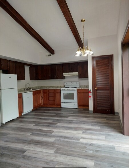 Building Photo - 1226 Schweitzer Rd