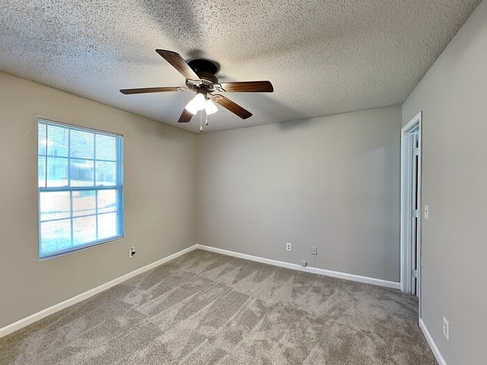 Building Photo - 5595 Fairington Pl