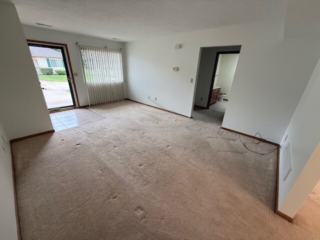 Building Photo - 783 Doty Dr