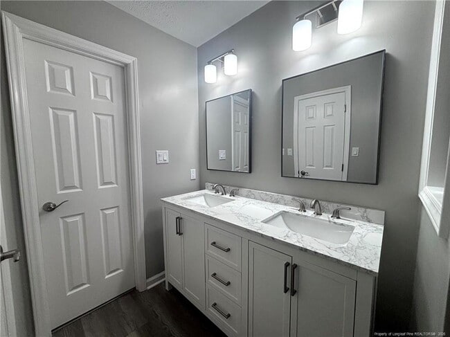 Building Photo - 2585 Gotts Ln