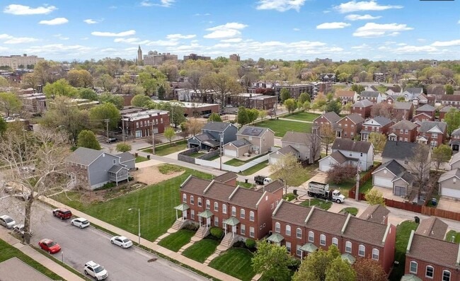 Building Photo - Lovely 2 Bedroom / 2 Bath for Rent