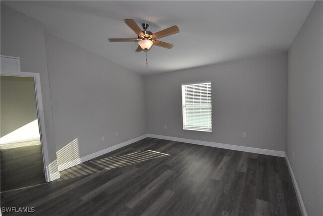 Building Photo - 202 Seagrape St