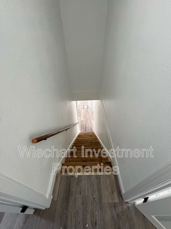 Building Photo - 358 Cherry St