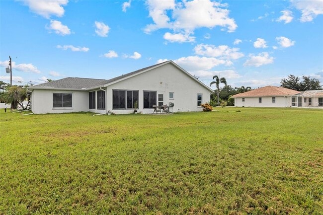 Building Photo - 6460 Blueberry Dr