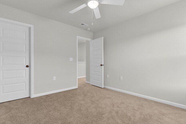 Building Photo - Perfect family home in Ocean Isle Beach