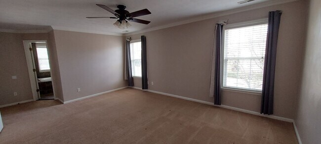 Building Photo - Beautiful home in GREAT location