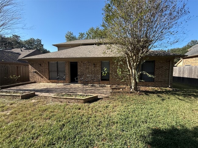 Building Photo - 523 Earls Ct Dr