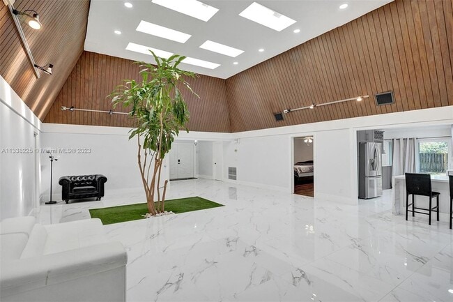 Building Photo - 8350 NW 15th Ct