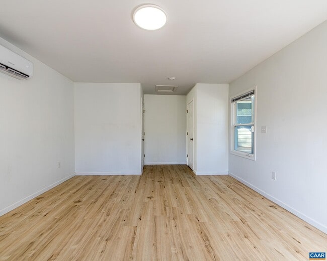 Building Photo - 2308 Center Ave