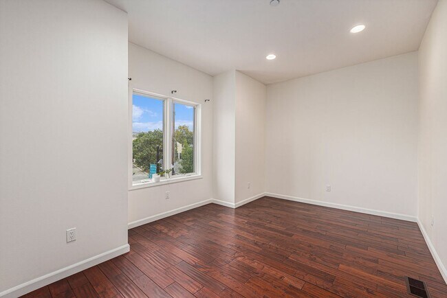 Building Photo - 4895 Shattuck Ave.