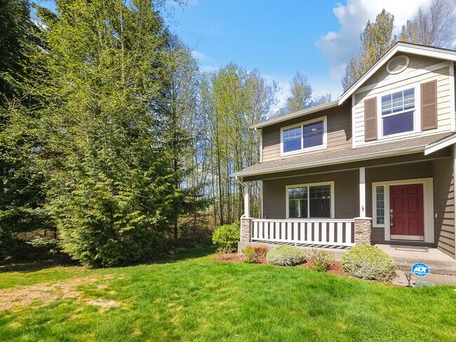 Building Photo - 5BR/3BA End Unit with Greenbelt View in Lynnwood with A/C!