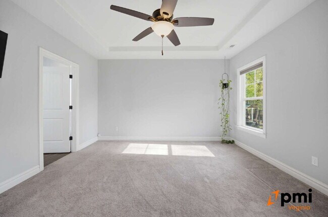 Building Photo - Stunning 5 Bedroom Waterfront Home with 2 car garage