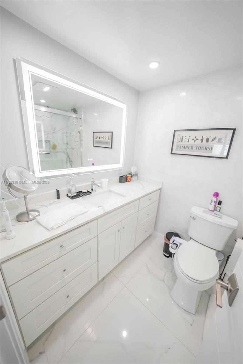 Building Photo - 18071 Biscayne Blvd