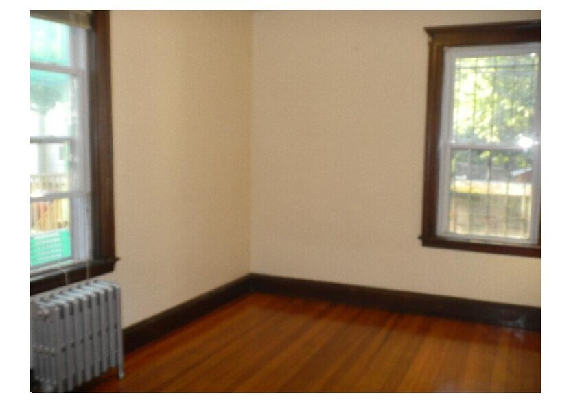 Building Photo - 3985 Washington St
