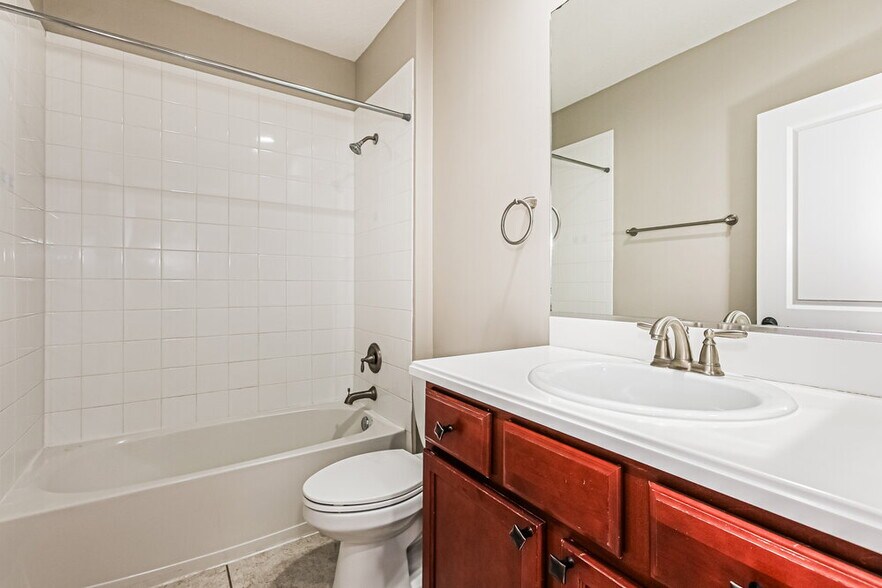Building Photo - 11826 Forest Park Cir