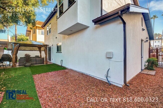 Building Photo - 523 Fischer St