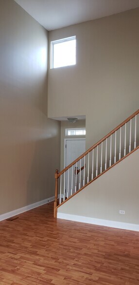 Building Photo - 1109 Clover Dr