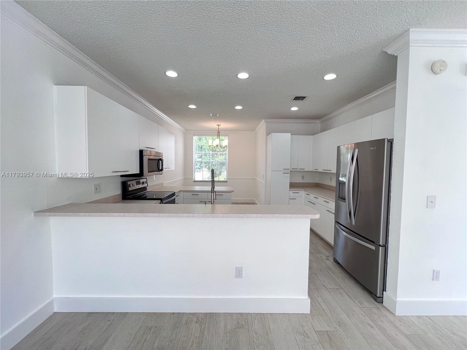 Building Photo - 725 NW 156th Ave