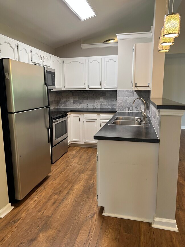 Building Photo - 3630 3B-3643 Morris Farm Dr