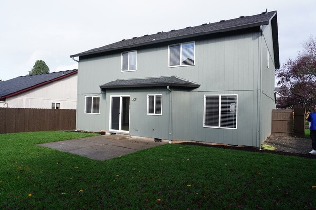 Building Photo - 16409 NE 31st St