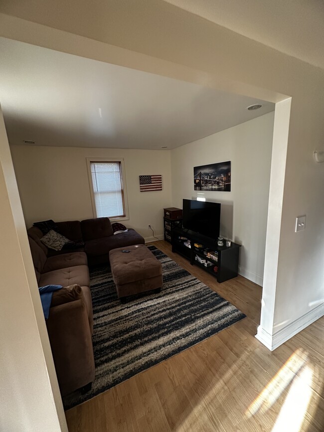 Living room - 43 Weston St