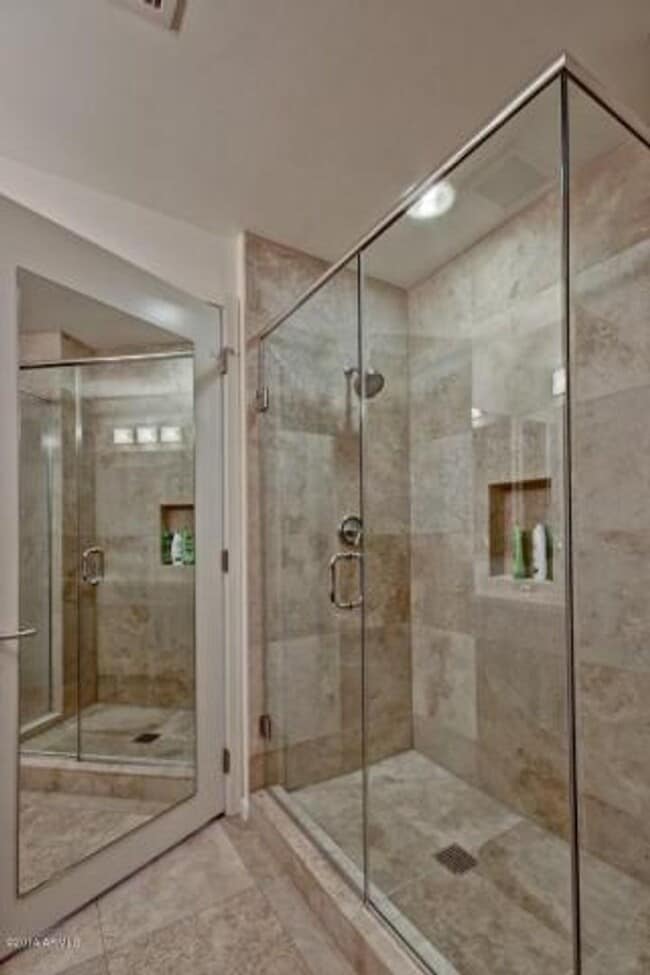 Building Photo - 7131 E Rancho Vista Dr