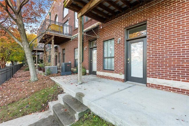 Building Photo - 791 Wylie St SE