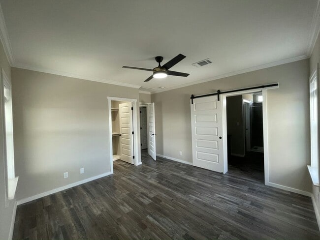 Building Photo - 52 Orange Blossom St