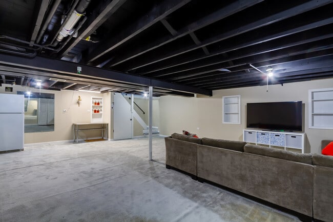 Building Photo - 217 Fishing Lane
