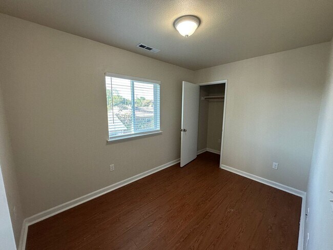 Building Photo - 1630 Parker Ave