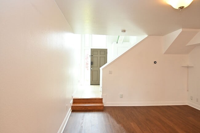 Building Photo - Walk to Japantown,  Updated 2 / 2.5, Cat &...