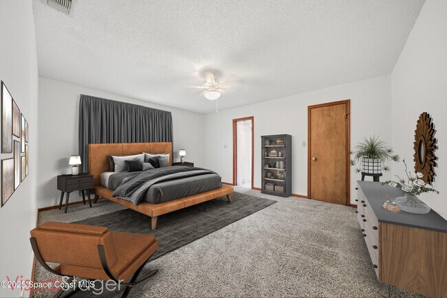 Building Photo - 2108 Rosewood Dr