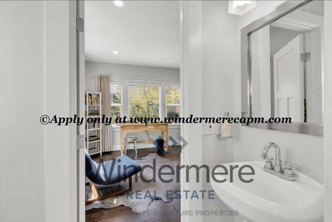 Building Photo - Timeless Modern Luxury 3 bedroom in one of...