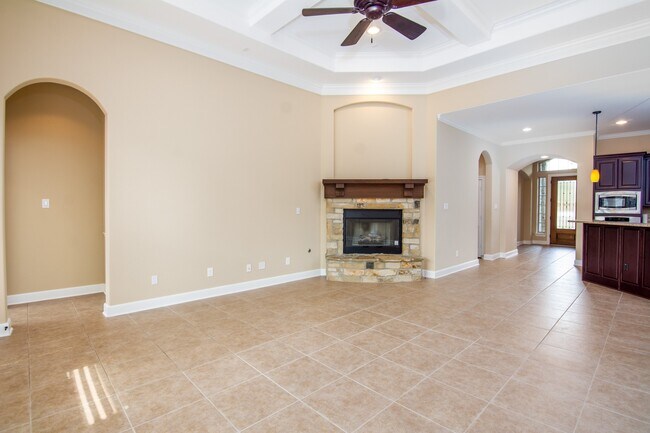 Building Photo - 34 Canoe Bend Ct