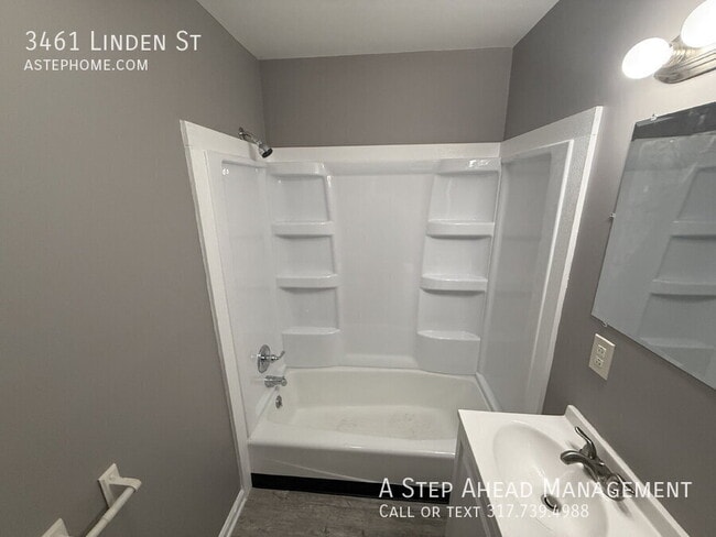 Building Photo - 3461 Linden St