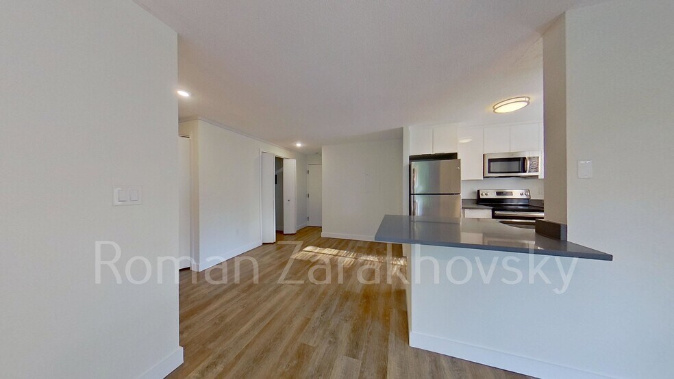 Building Photo - 25 Webster Ave