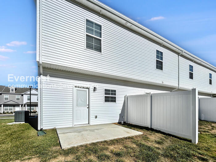 Building Photo - 246 Tara Ct