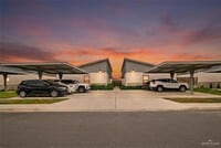 Building Photo - 1511 Playa Dr