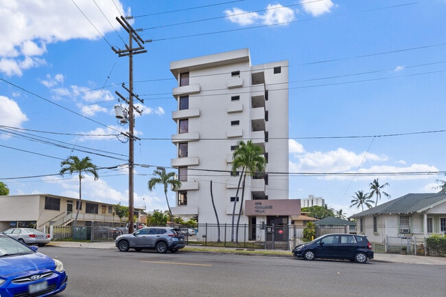 Building Photo - 909 Coolidge St