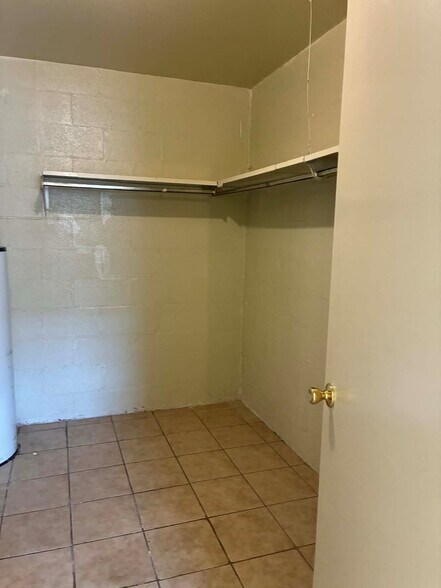 Building Photo - 1170 Grand Terrace Dr