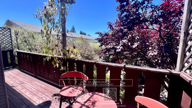 Building Photo - Large top floor 3 bedroom fully furnished walking distance to UC Berkeley Campus!