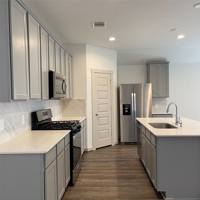 Building Photo - 6814 Bradford Ter Rd