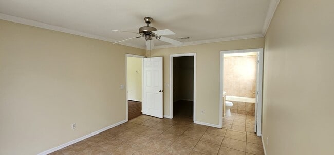 Building Photo - 6122 NW E Deville Cir