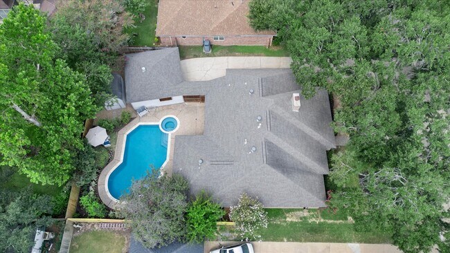 Building Photo - 18315 Forest Town Dr