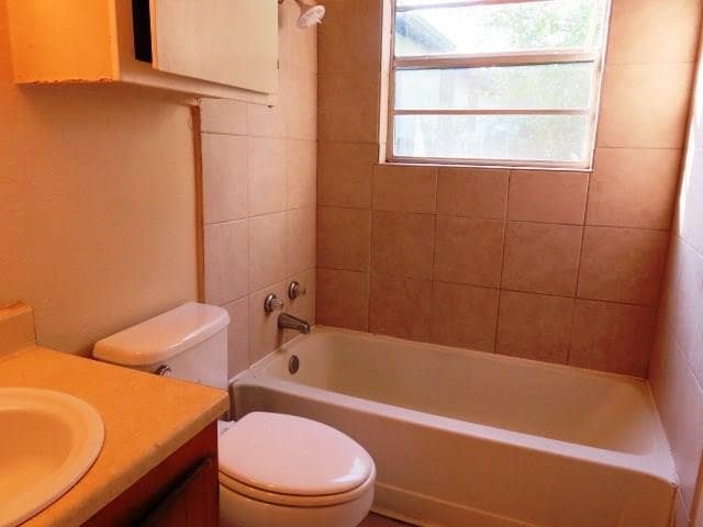 Building Photo - 522 Lenora Dr