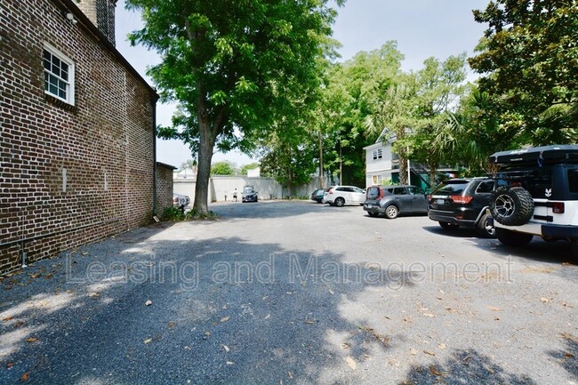 Building Photo - 21 Archdale St