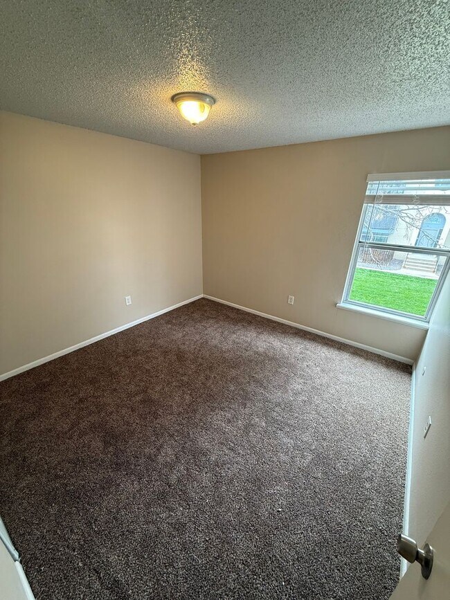 Building Photo - 3 Bed 2 Bath Available in Cottonwood Villas, Westminster