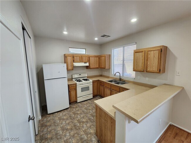 Building Photo - 9664 Villa La Mora Ave