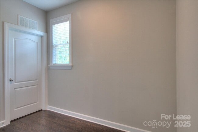 Building Photo - 3013 Hamilton Mill Dr