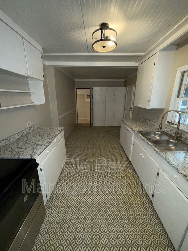 Building Photo - 427 Myrtlewood Ave